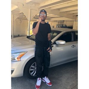 Meet your Posher, Lawrence